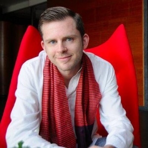 Chris Guillebeau, Author of The $100 Startup, Founder of WDS, & World Traveler Chris Guillebeau, Author of The $100 Startup, Founder of WDS, & World Traveler